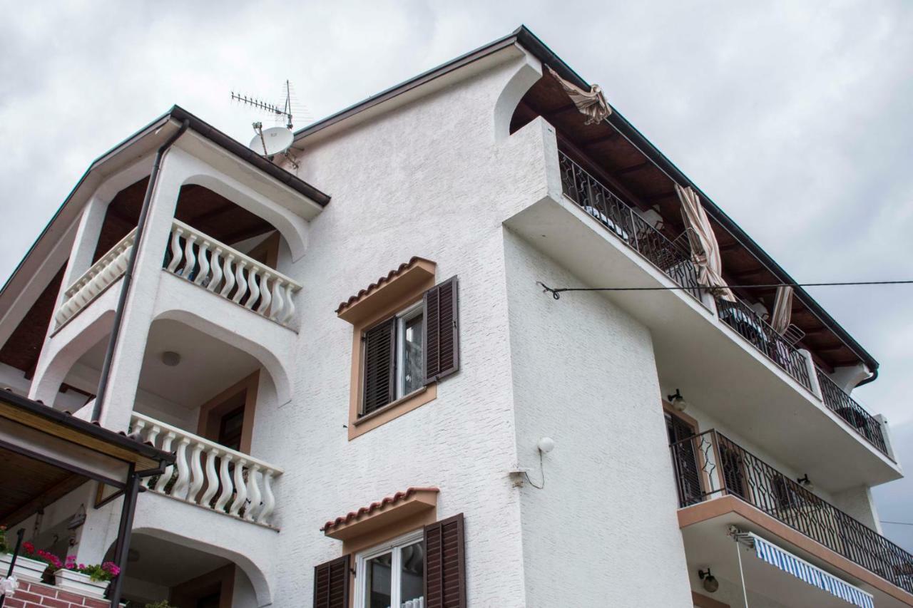 Guest House Ivo 로브란 외부 사진